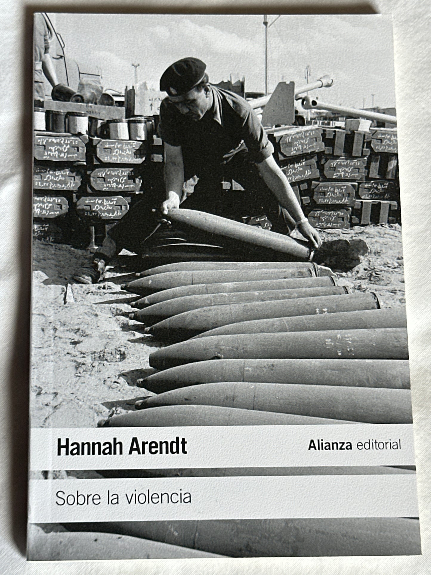 SOBRE LA VIOLENCIA- Hannah Arendt