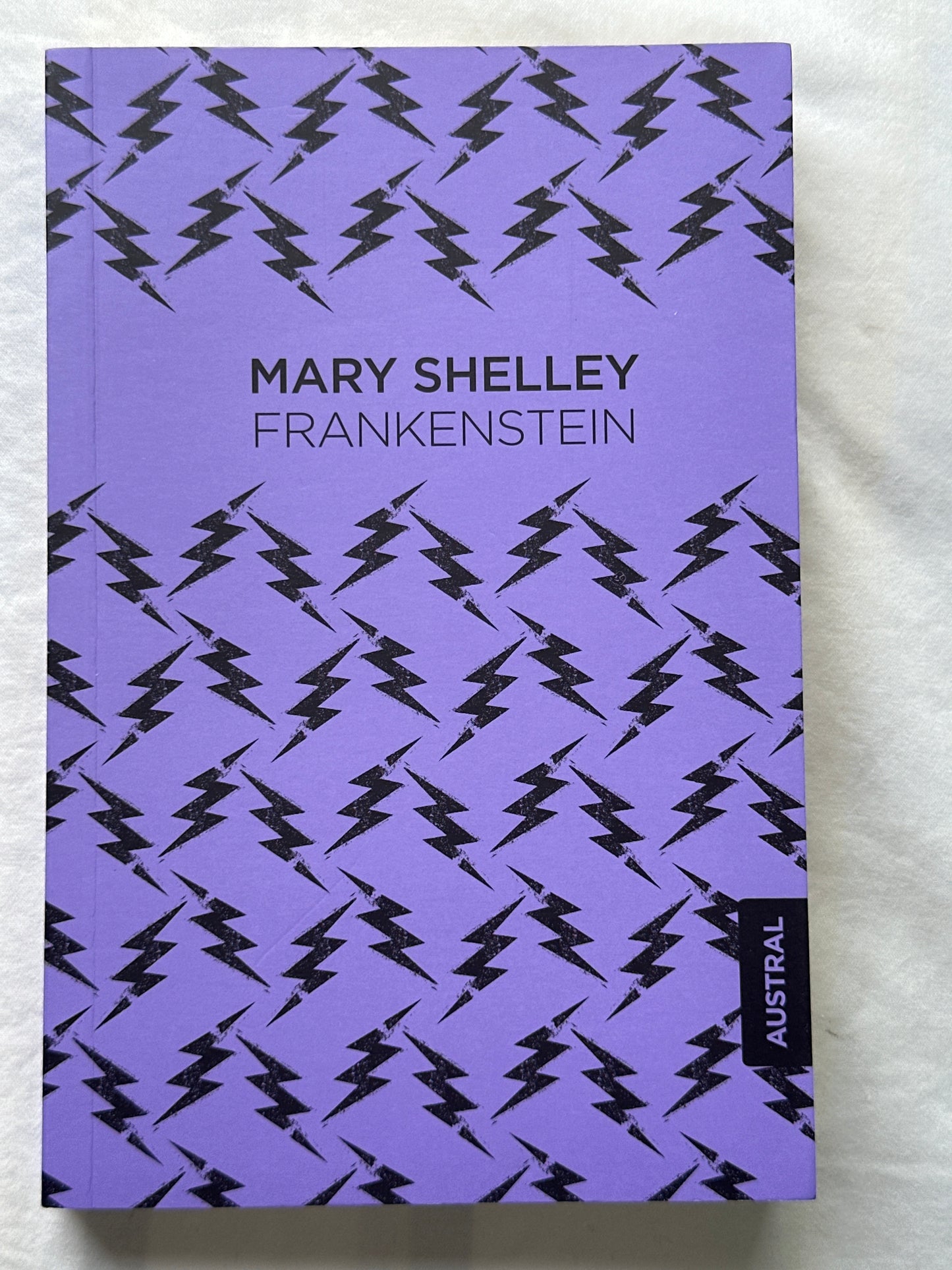FRANKENSTEIN - Mary Shelley