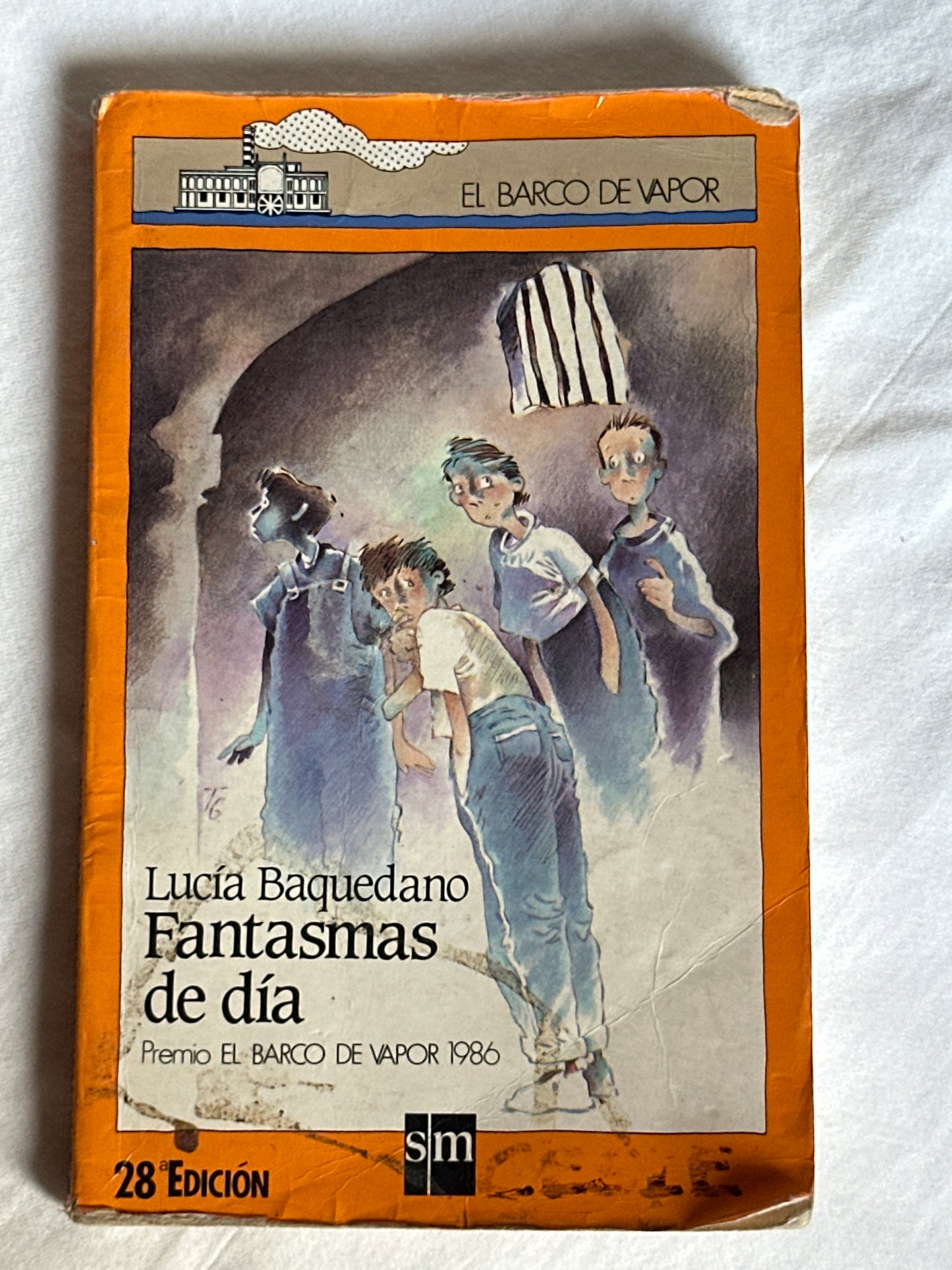 Fantasmas del día - Lucía Baquedano