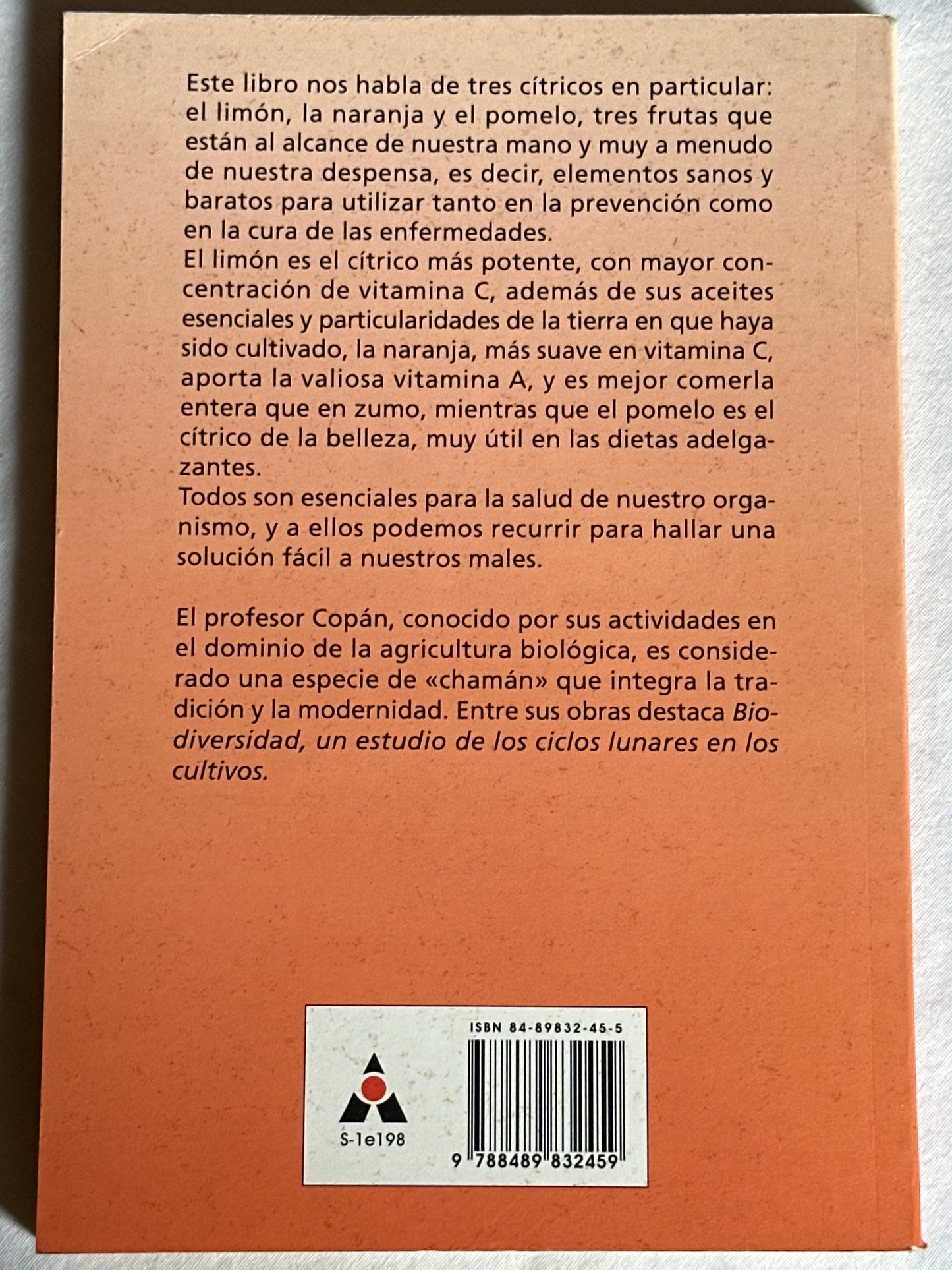 LIMÓN, NARANJA Y POMELO - Juan T. Copán